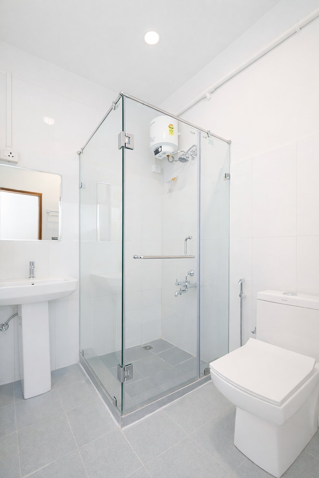 Single Room — modern bathroom